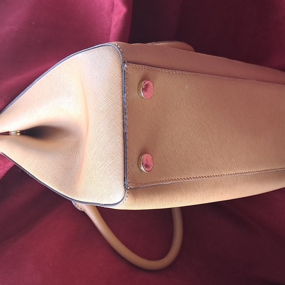 Michael Kors LightTan Crossbody/Satchel GREAT CONDITION - Picture 6 of 9